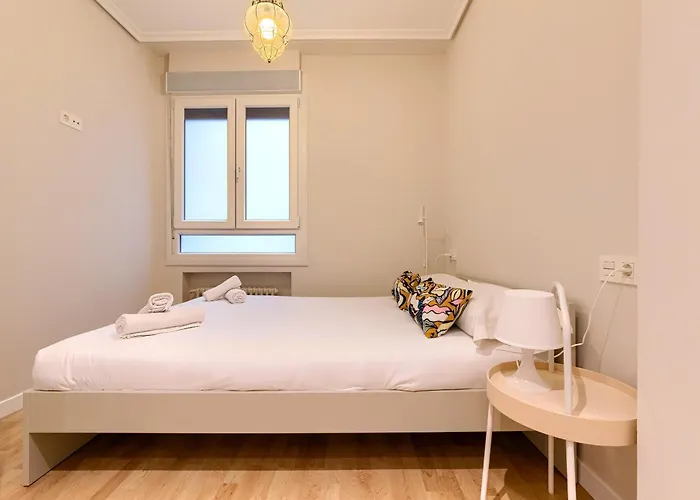 Euskalduna, Vivienda Turistica Moderna Y Renovado דירה בילבאו